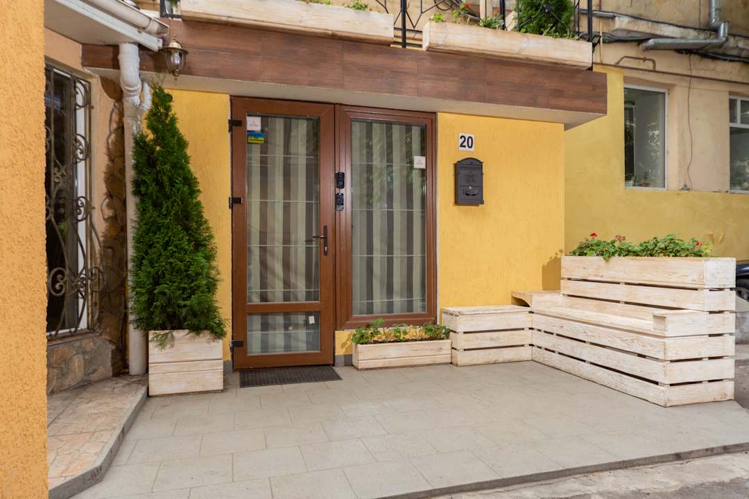 Zimmer Boutique apartments Mason in historical Odessa