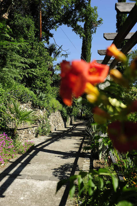 Weg zum Schwimmbad Villa Tivoli