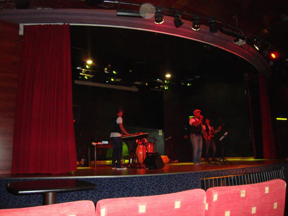 Saal R2 Pajara Beach
