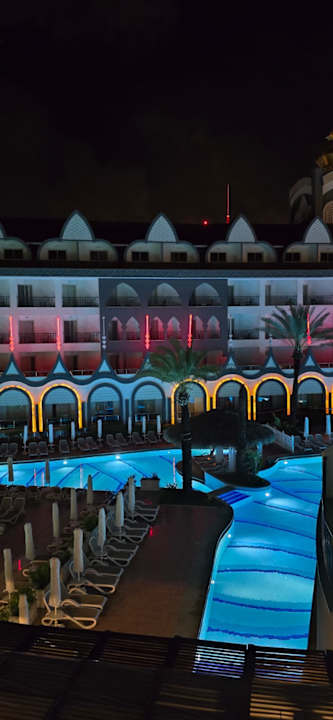 Pool Well Palace Side