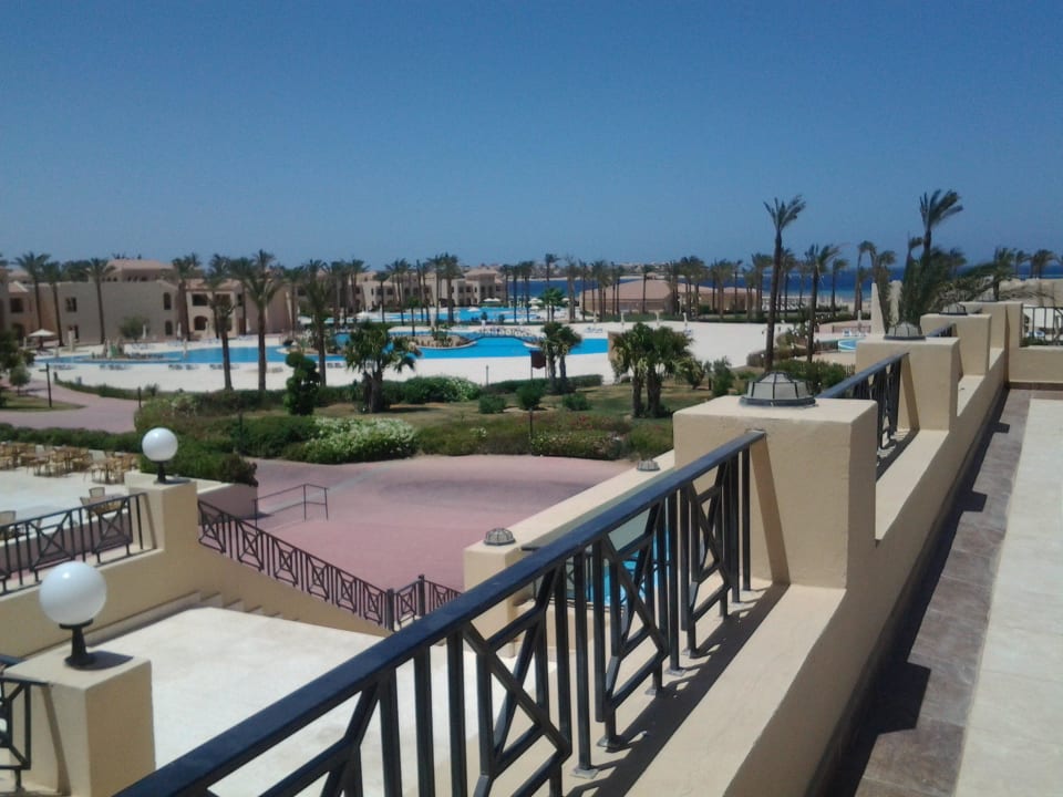 Blick von der Rezeptionsterrasse Cleopatra Luxury Resort Makadi Bay