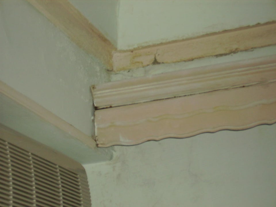 Ecke ober der Klimaanlage Mitsis Rodos Village