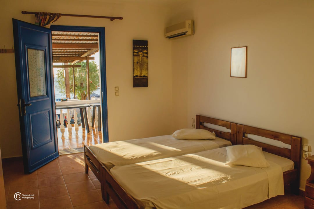 Beds, teracce George Apartments Stegna