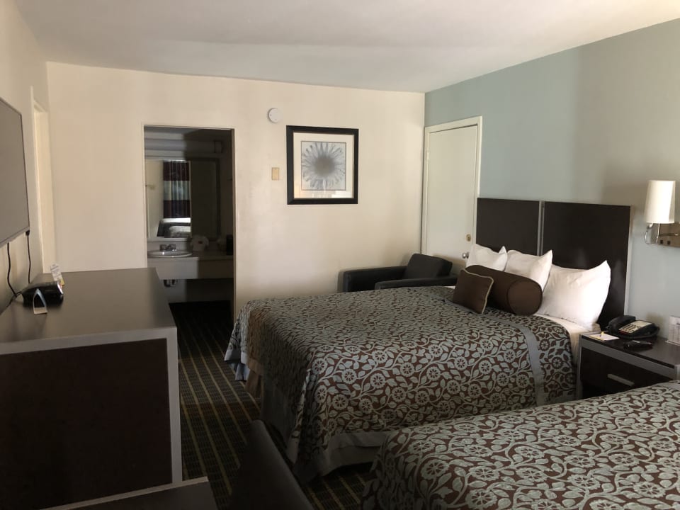 Zimmer Days Inn Market Center Dallas