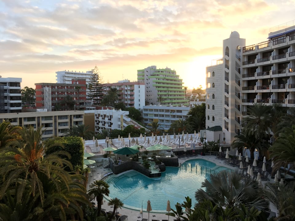 Pool Seaside Hotel Sandy Beach