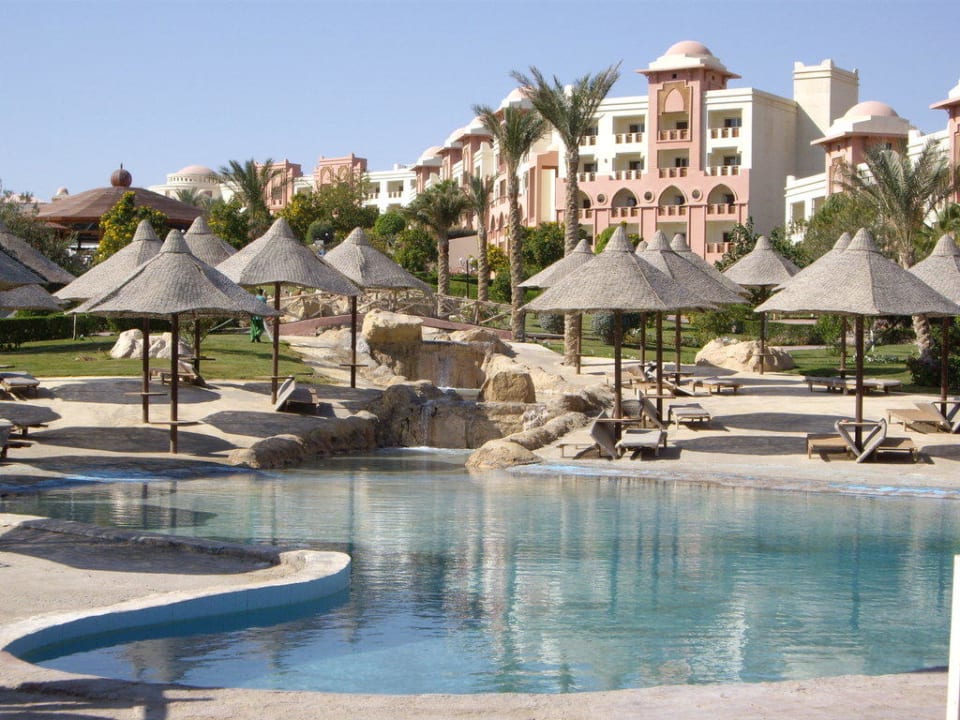 Poollandschaft Serenity Alpha Beach