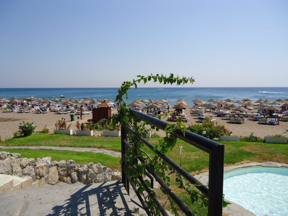 Treppe zum Hotelstrand Hotel Calypso Beach