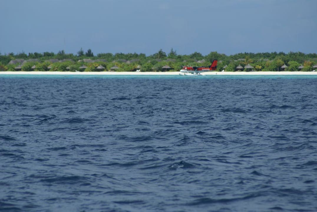 Die Insel vom Dhoni aus! Six Senses Kanuhura