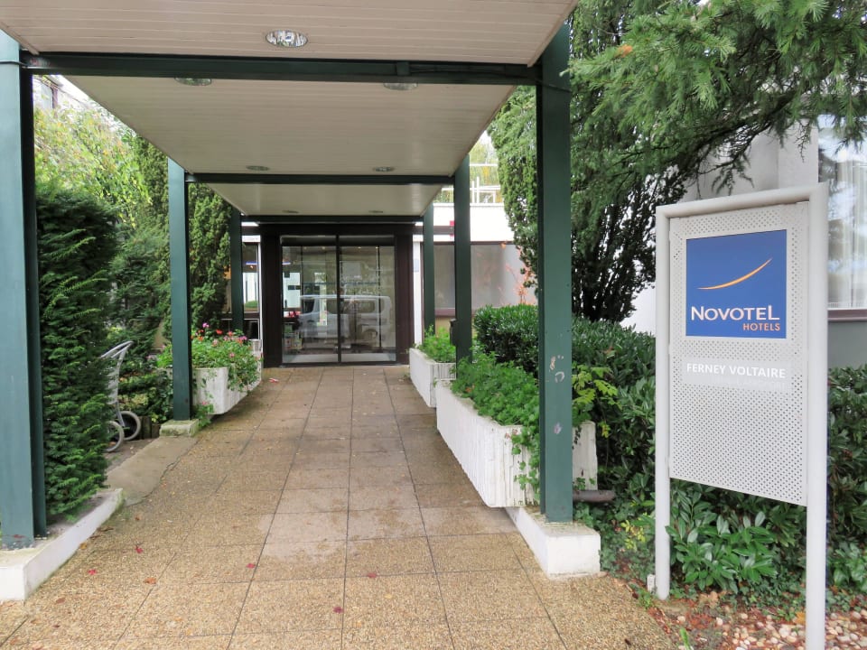 Eingang zum Hotel Hotel Novotel Genève Aéroport France