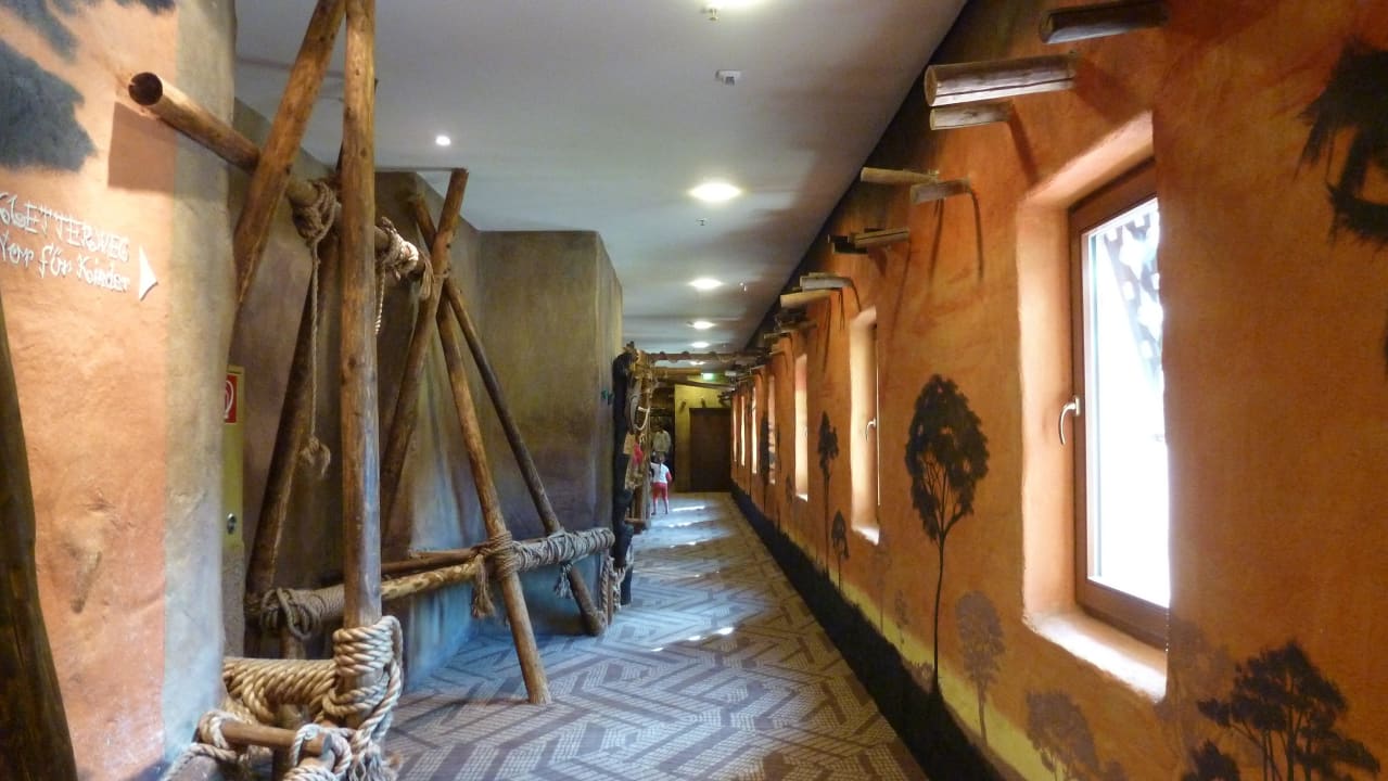 Savannengang+Kletterparcours Hotel Matamba - Phantasialand Erlebnishotel
