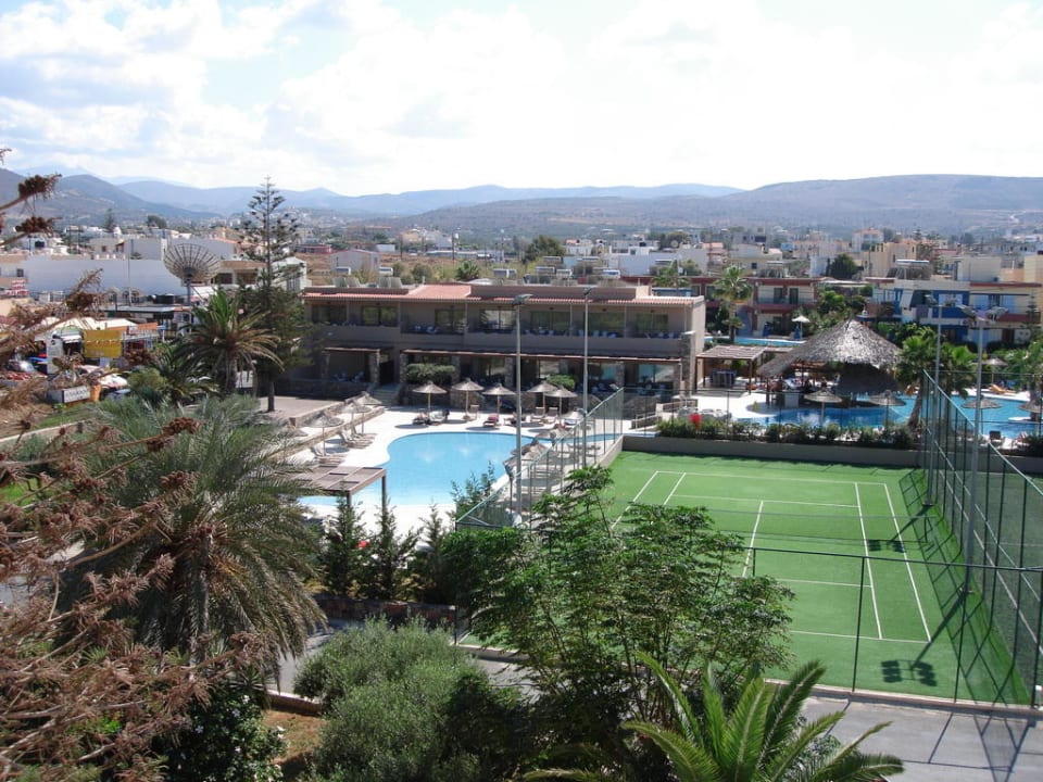 Poo l, Tennis und Fussball Hotel Aphrodite Beach Club