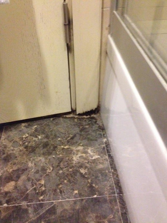 Türrahmen vom Badezimmer innen PALOMA Perissia