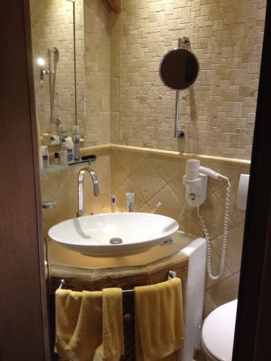 App. Nr. 8, Bad Haus Sonnenschein