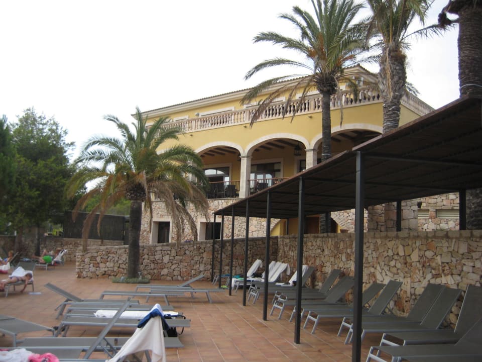 Liegen am obersten Pool ROBINSON CALA SERENA
