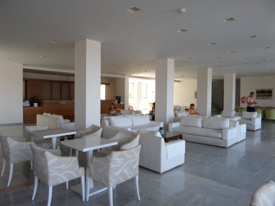 Eingangshalle mit Wlan Maritimo Beach Hotel