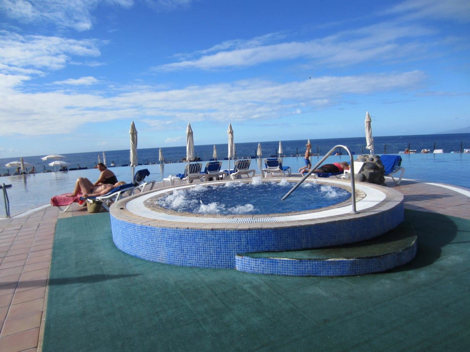 Der Whirlpool Bahia Principe Sunlight Costa Adeje