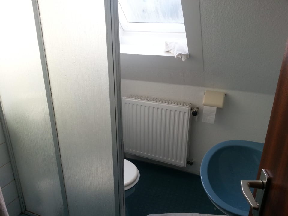 Kleines Badezimmer Hotel Garni Wurster Kroog