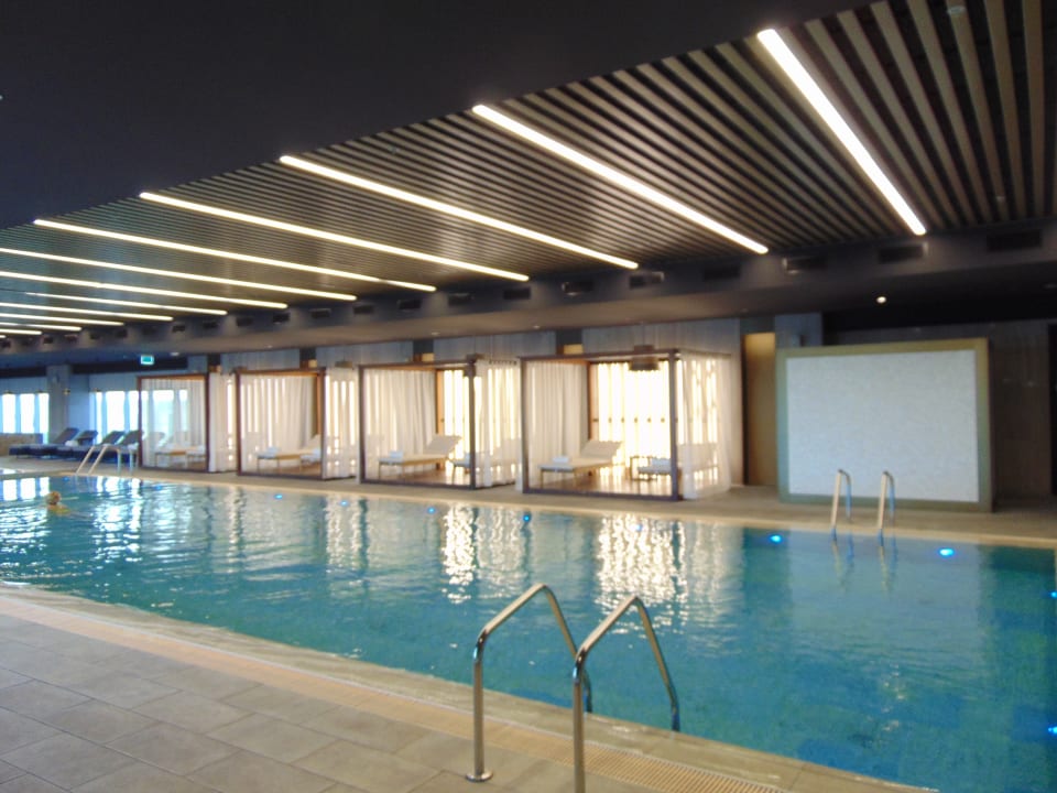 Pool Sheraton Astana Hotel