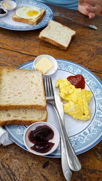 Frühstück Hotel Tanjung Inn Villa de Fedelia