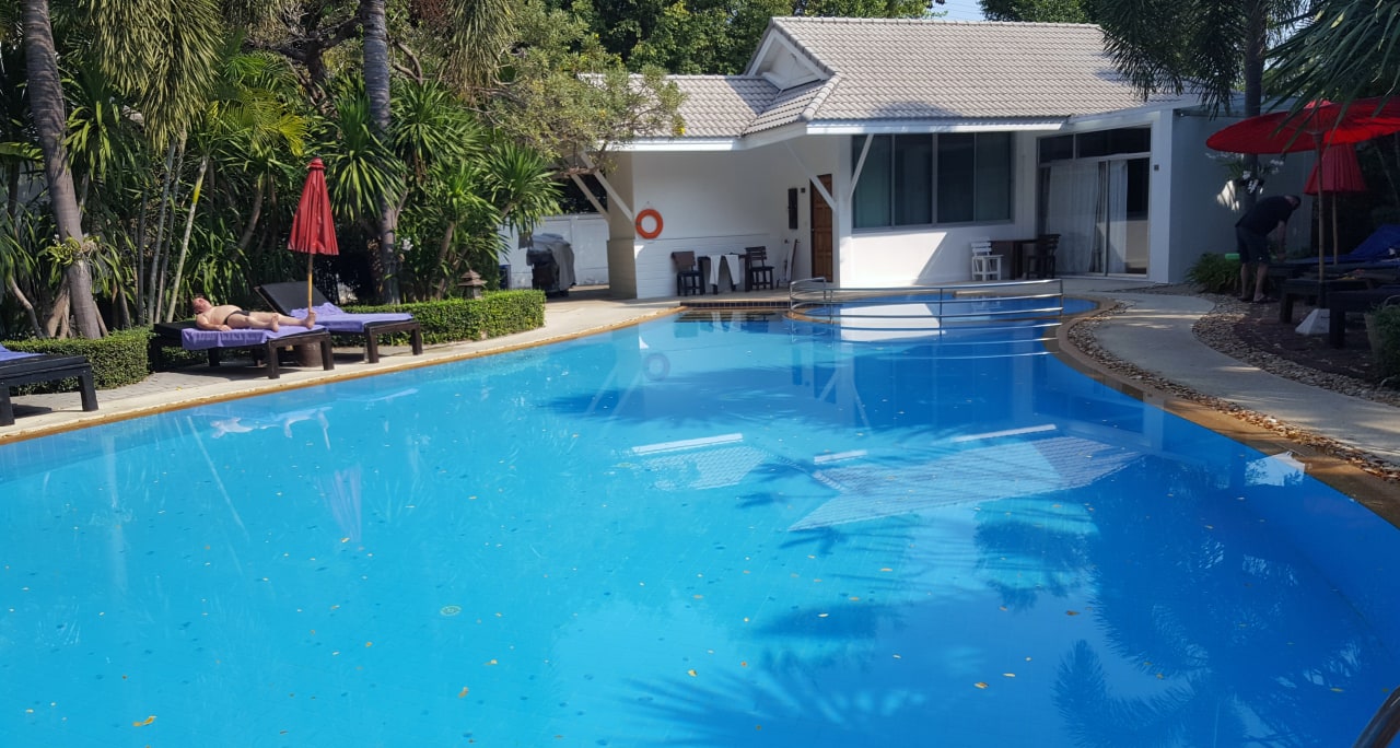 Pool Laksasubha Hua Hin