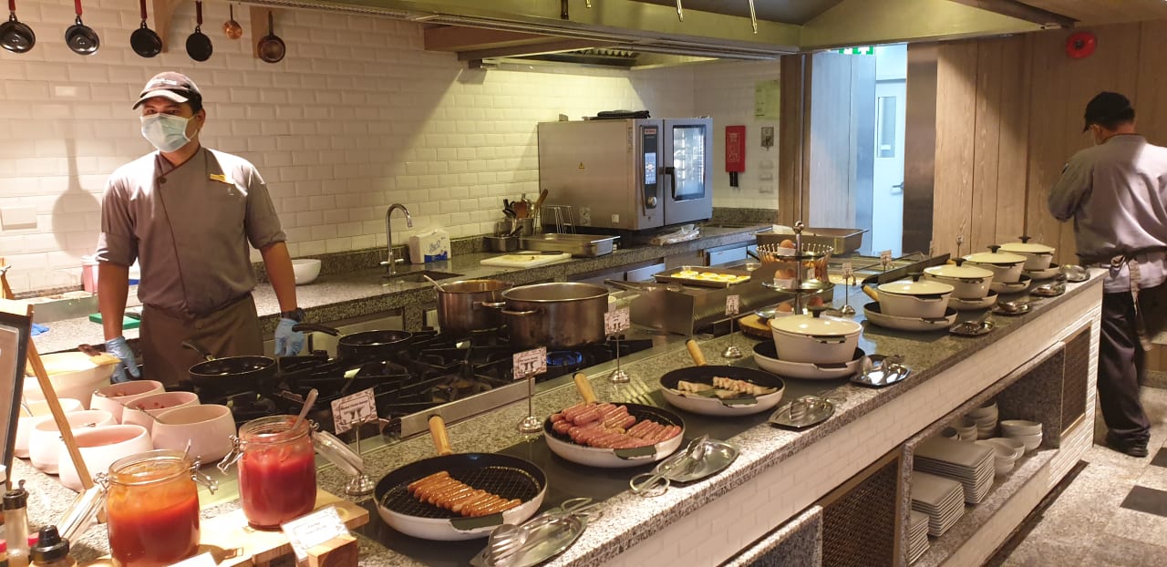 Gastro Woodlands Hotel & Resort