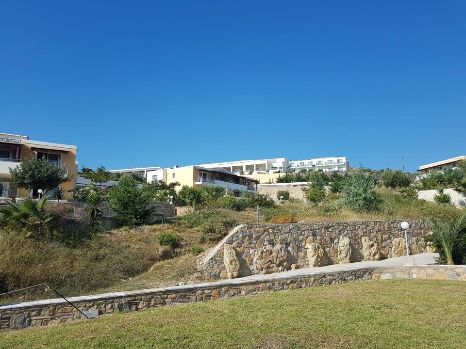 Gartenanlage Grand Blue Beach Hotel