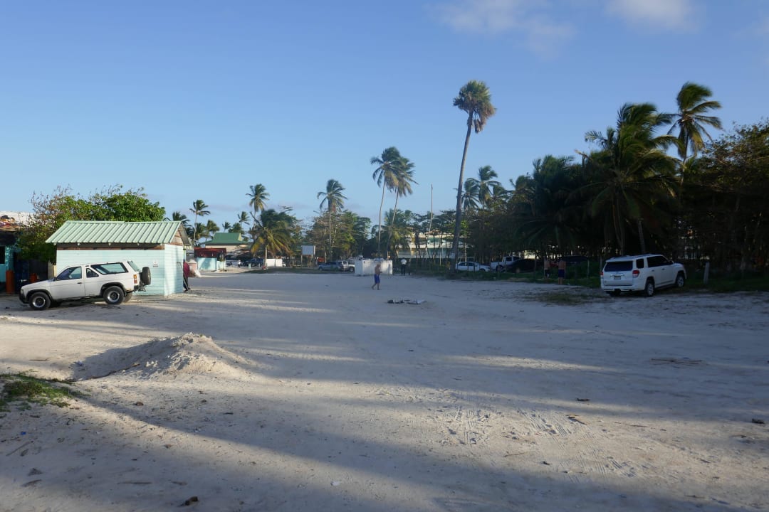 Direkt rechts am Hotel JOIA Bávaro by Iberostar