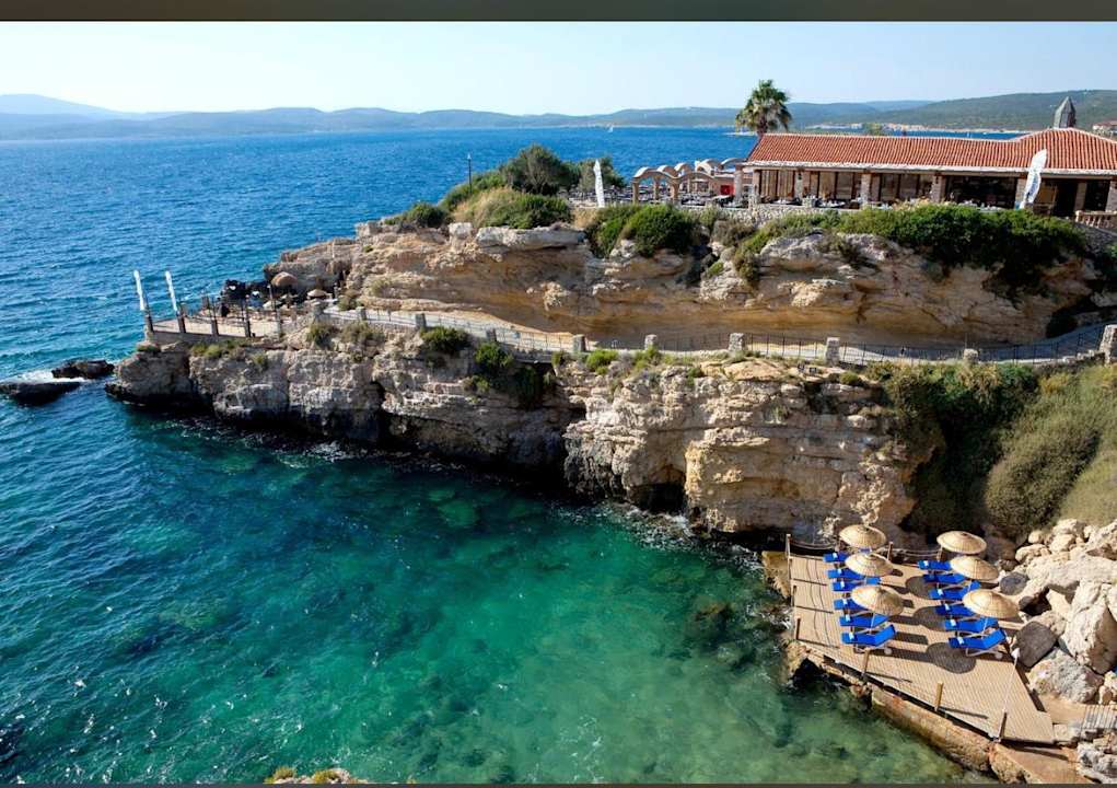 Strand Club Resort Atlantis