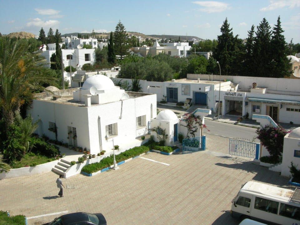 Widok z okna Hotel Le Khalife