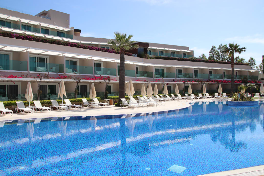 Pool Bellazure Hotel