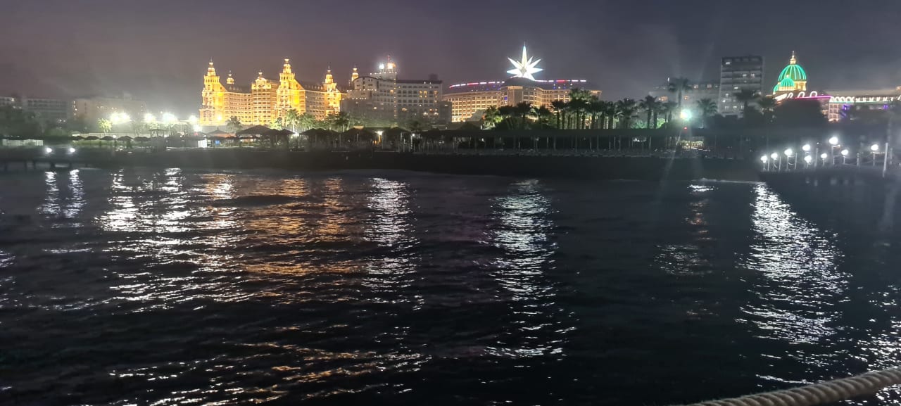 Außenansicht Saturn Palace Resort Hotel