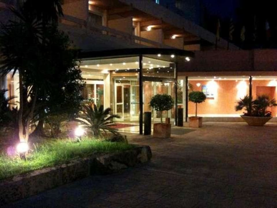 Eingang Valentin Reina Paguera