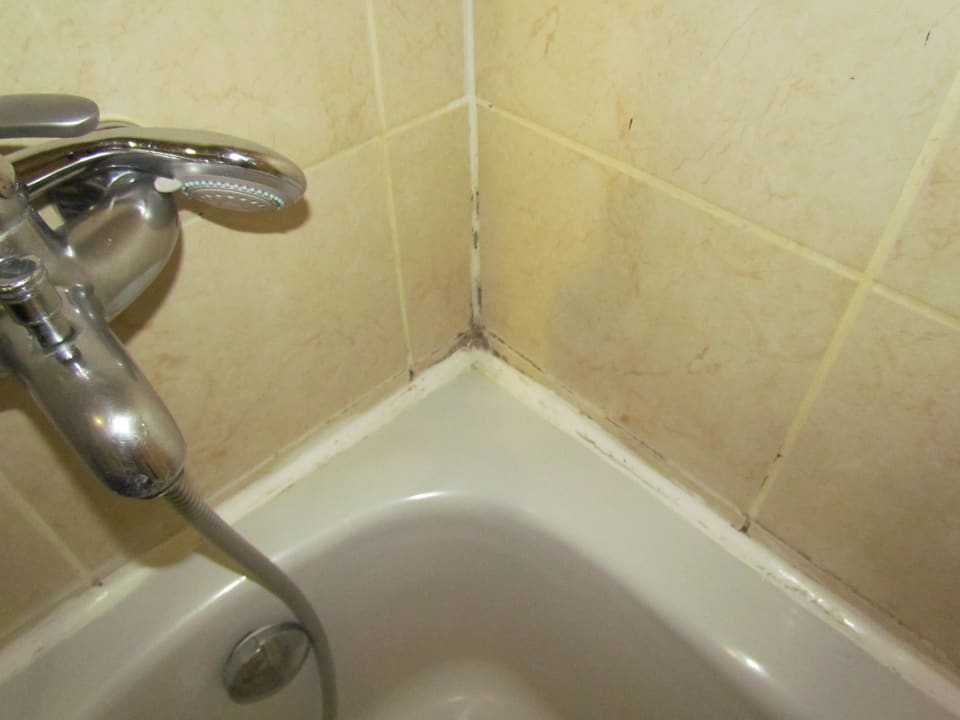 Schimmel in der Badewanne MC Arancia Resort