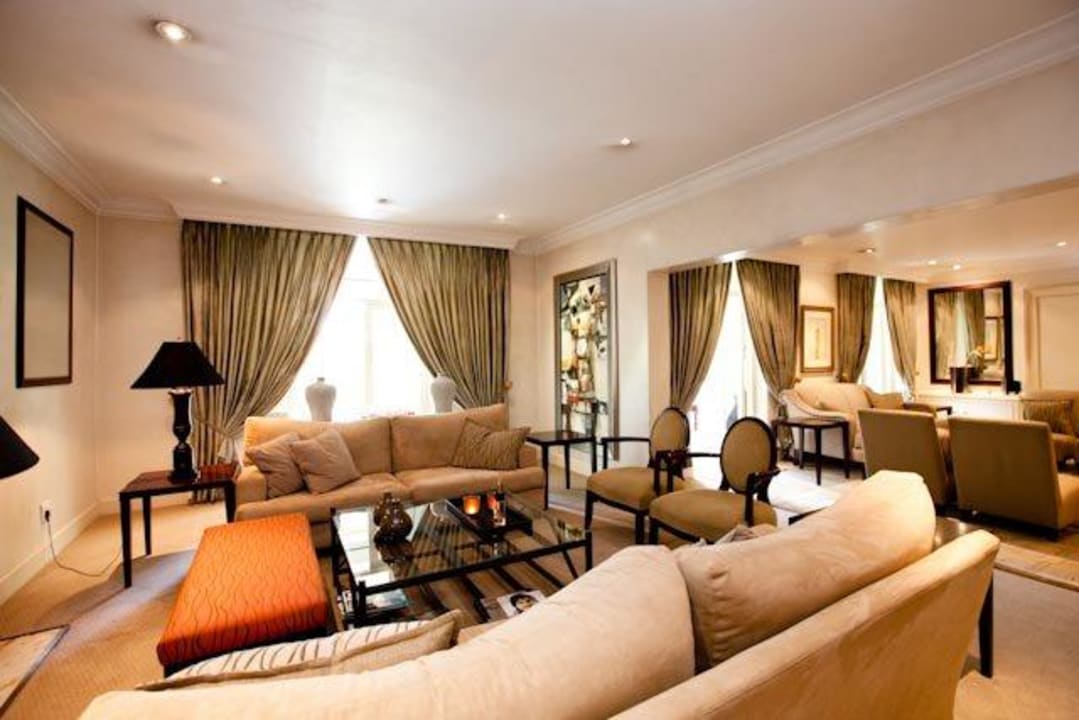 Lounge Villa 10 2nd Avenue Houghton Estate