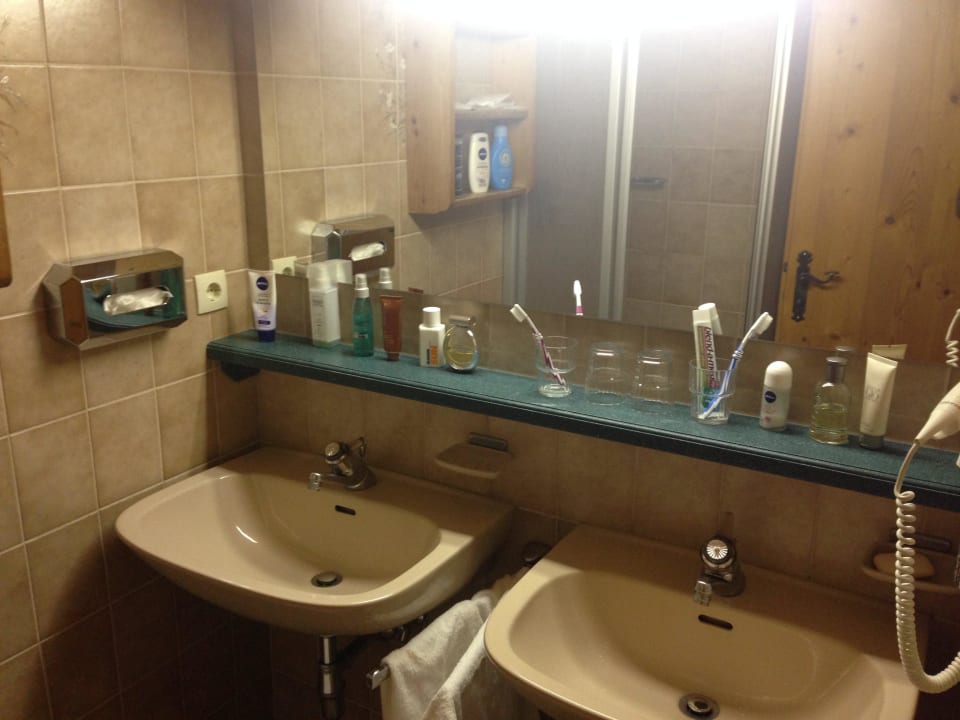 Bad mit Dusche VAYA Achensee