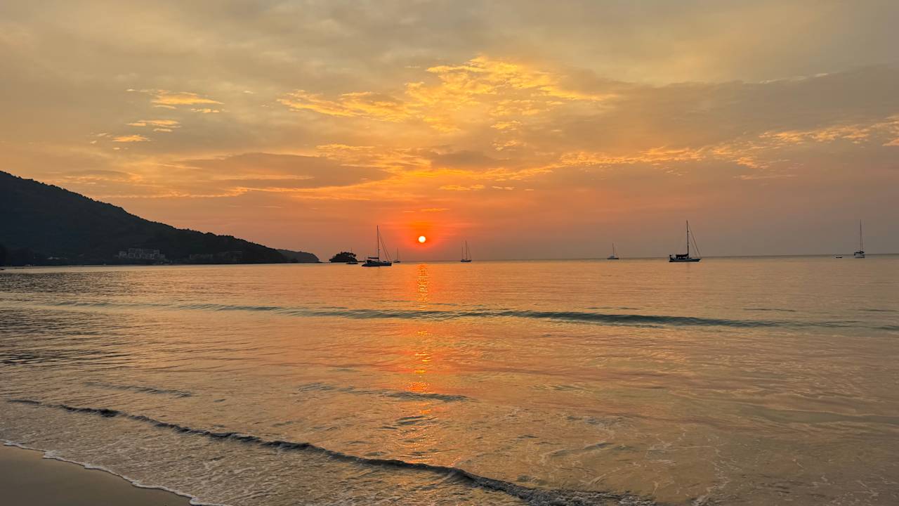 Strand Dewa Phuket Resort and Villas