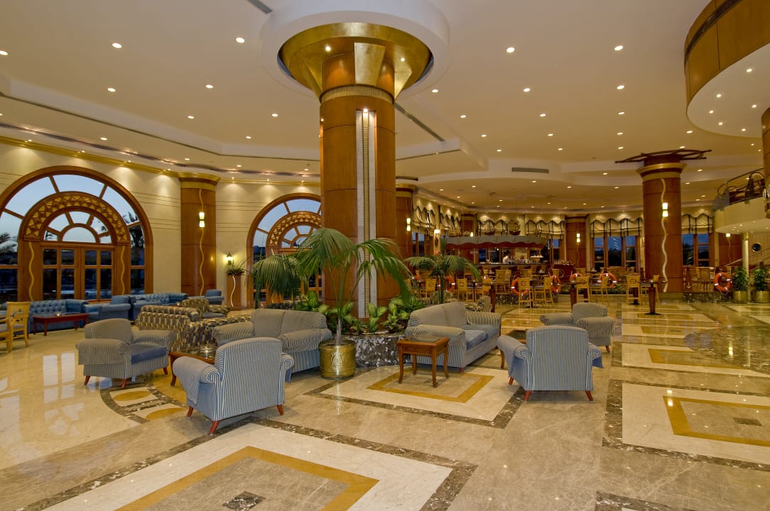 Lobby Dreams Vacation Resort