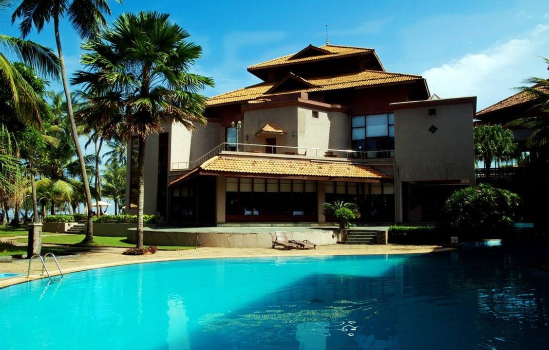 Pool 1 Royal Palms Beach Hotel