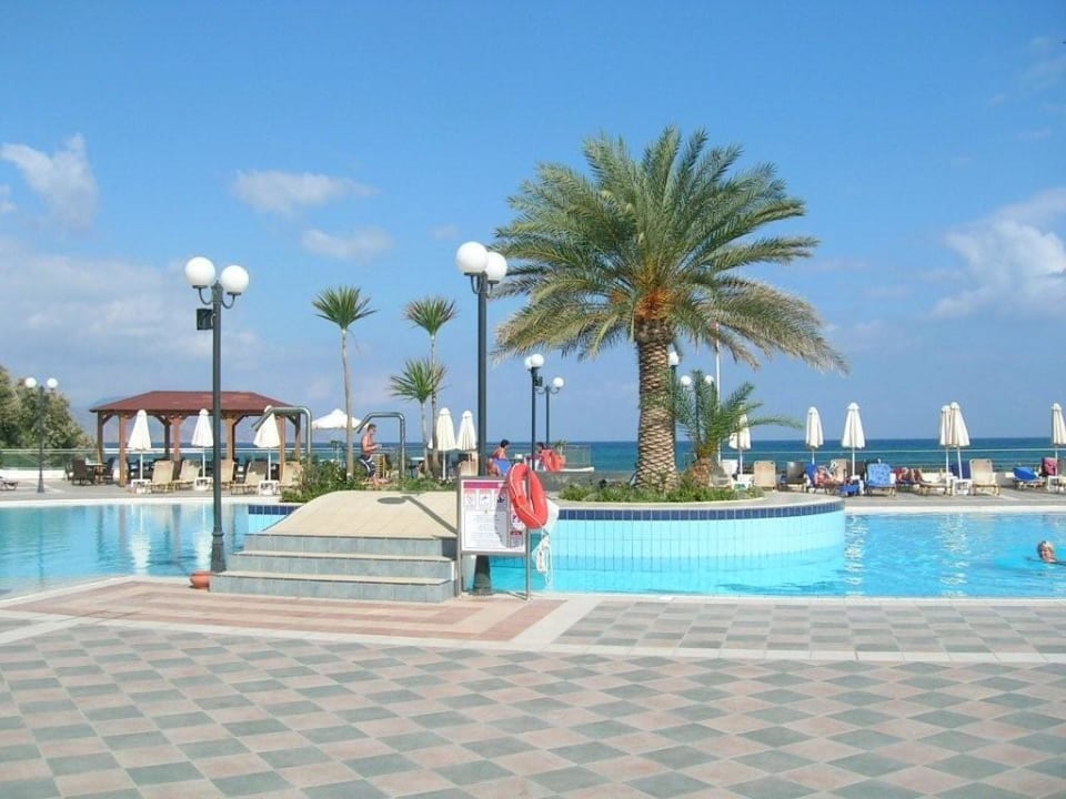 Pool-Anlage Hydramis Palace Beach Resort