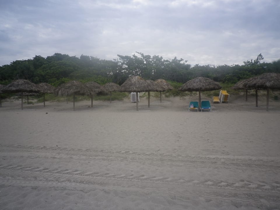 In der früh war der  Strand noch sehr leer Sol Hicacos Varadero