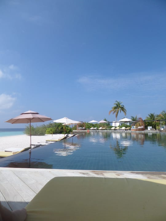Pool NH Collection Maldives Havodda Resort