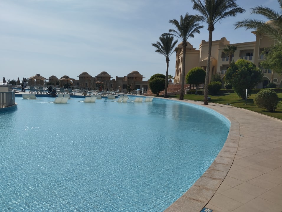 Pool Serenity Alpha Beach