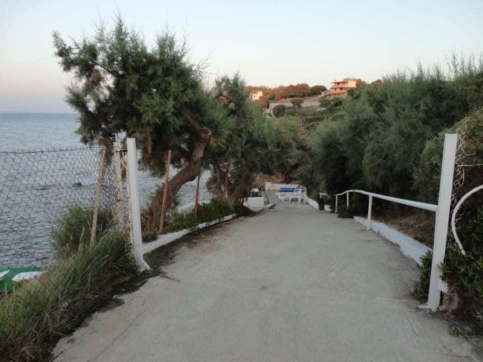 Abgang zum Strand AluaSoul Zakynthos - Adults only
