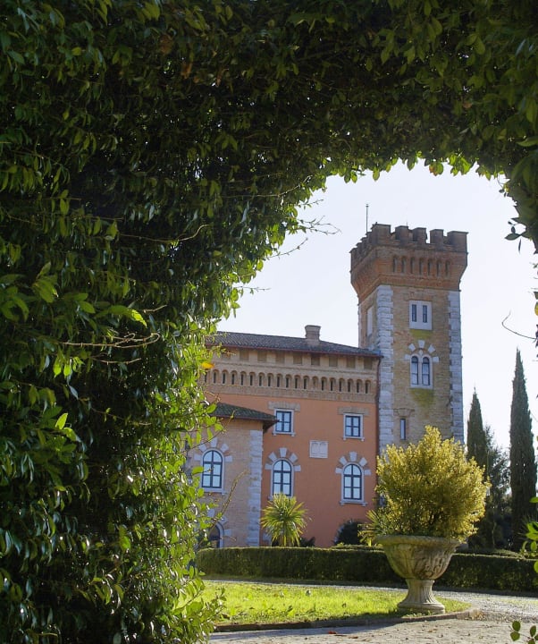Schlossturm Castello Di Spessa Resort