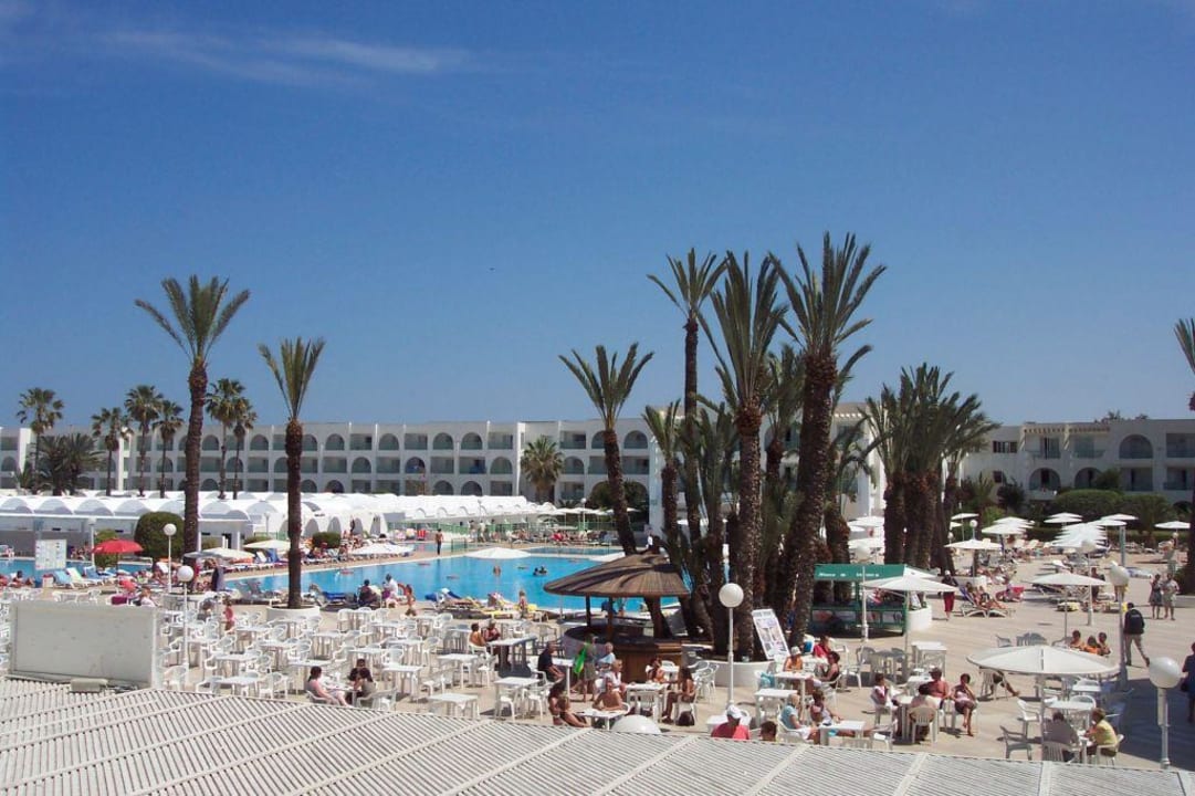 Blick auf die Poolanlage El Mouradi Club Kantaoui