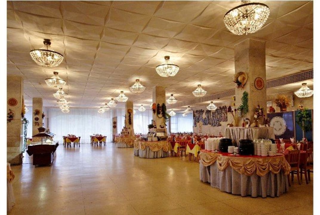 Обеденный зал Sanatorium Weiße Nächte / Санаторий Белые Ночи