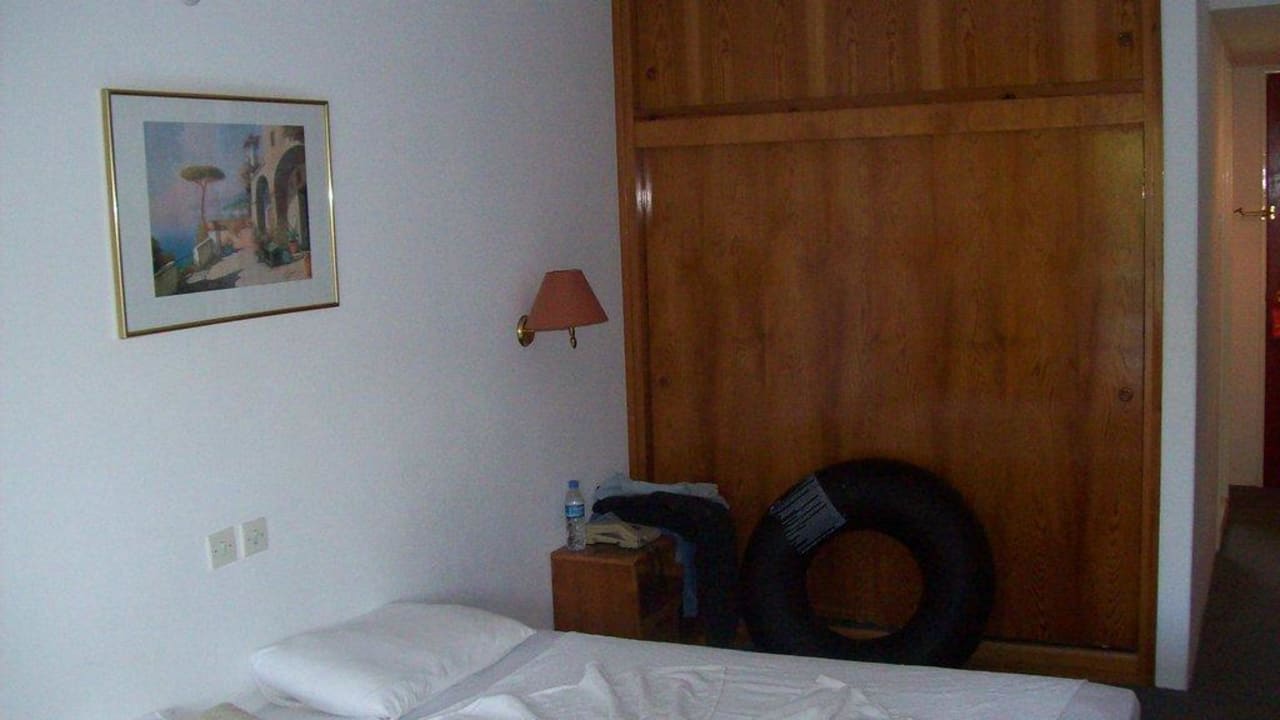 Schrank Hotel Grand Efe