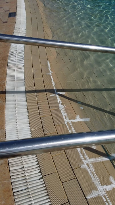 Fugen mit Sillikon verschmiert Sultan Gardens Resort