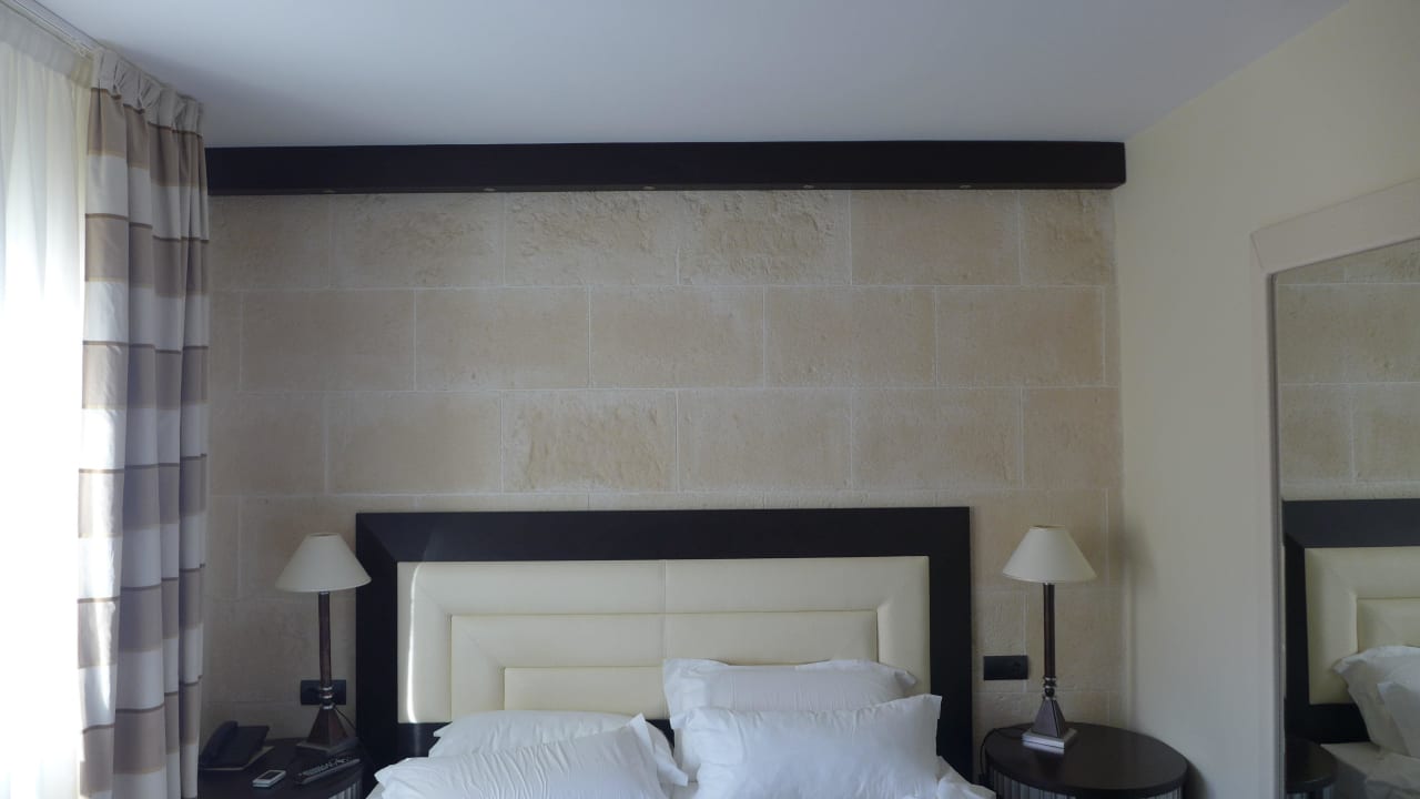 Bett vom Schrank aus gesehen Hotel San Miguel