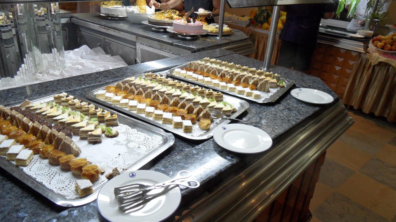 Kuchenbüffet Hotel El Mouradi Djerba Menzel